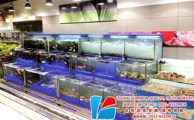 超市水產(chǎn)促銷(xiāo)魚(yú)缸現場(chǎng)圖